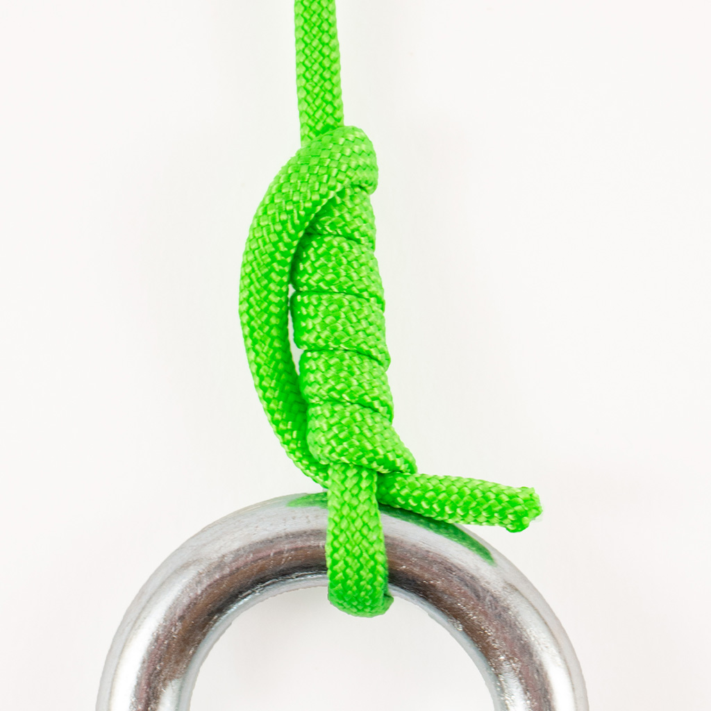 An example of a clinch knot. 32